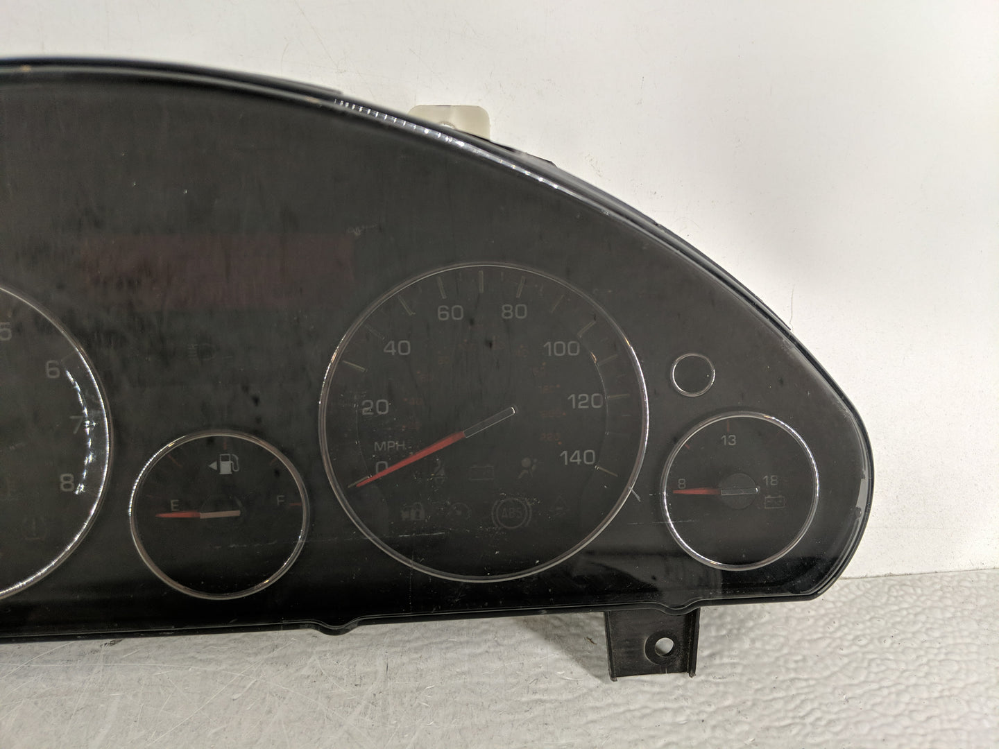 2009 Saturn Outlook Instrument Cluster Speedometer Gauges P/N:1349457 Fits OEM Used Auto Parts - Oemusedautoparts1.com