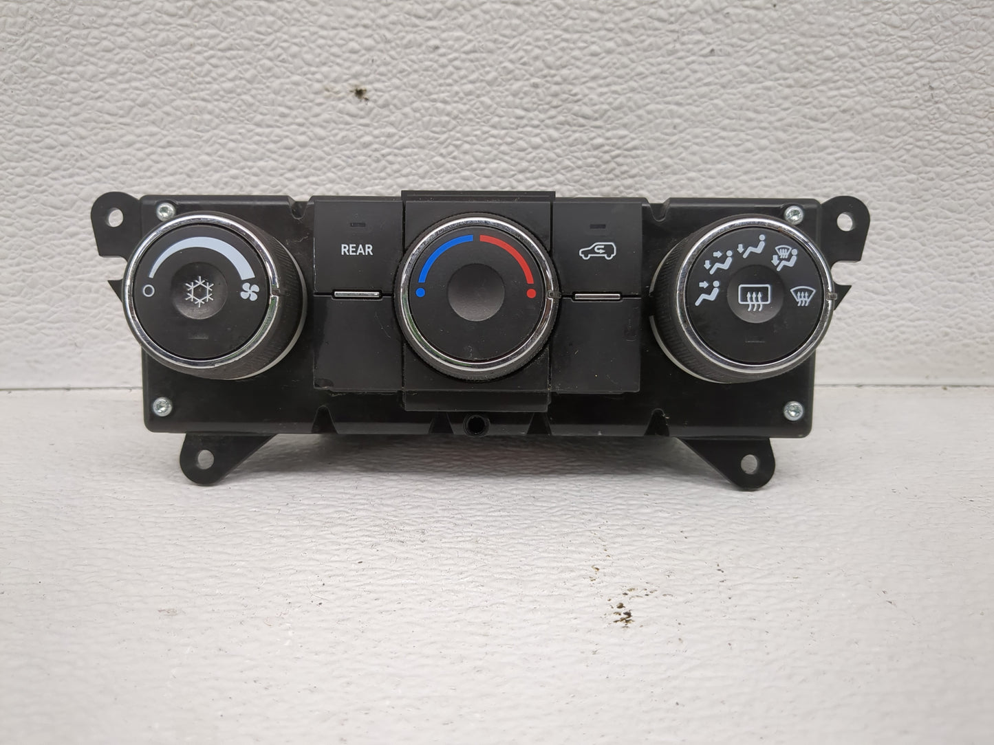 2009 Saturn Outlook Climate Control Module Temperature AC/Heater Replacement P/N:25946289 Fits OEM Used Auto Parts - Oemused