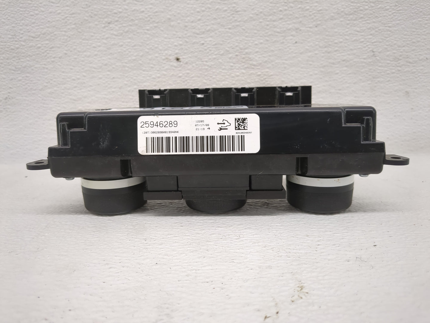 2009 Saturn Outlook Climate Control Module Temperature AC/Heater Replacement P/N:25946289 Fits OEM Used Auto Parts - Oemused