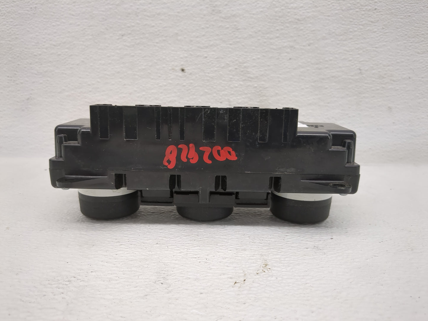 2009 Saturn Outlook Climate Control Module Temperature AC/Heater Replacement P/N:25946289 Fits OEM Used Auto Parts - Oemused