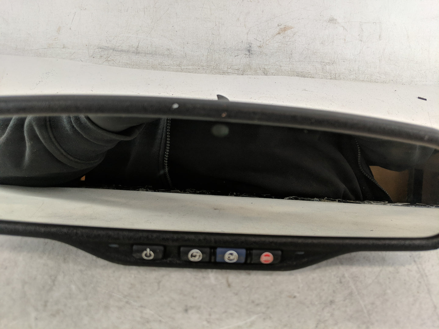 2009 Saturn Outlook Interior Rear View Mirror Replacement OEM Fits OEM Used Auto Parts - Oemusedautoparts1.com