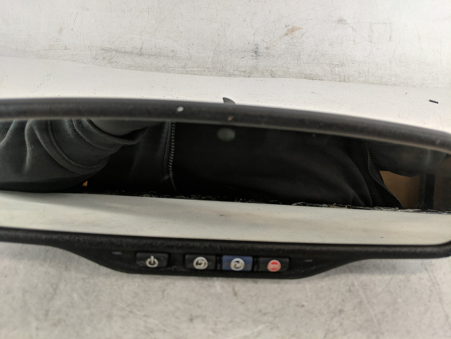 2009 Saturn Outlook Interior Rear View Mirror Replacement OEM Fits OEM Used Auto Parts - Oemusedautoparts1.com