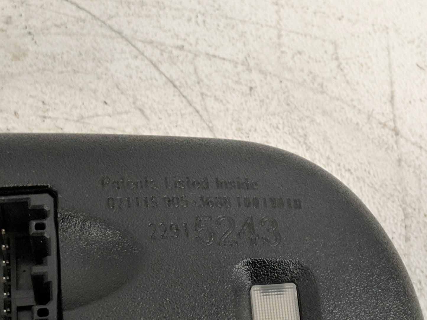 2009 Saturn Outlook Interior Rear View Mirror Replacement OEM Fits OEM Used Auto Parts - Oemusedautoparts1.com