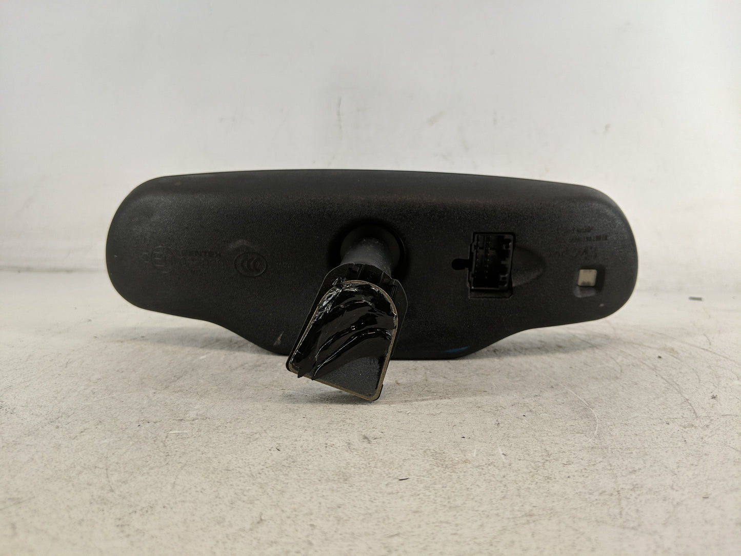 2009 Saturn Outlook Interior Rear View Mirror Replacement OEM Fits OEM Used Auto Parts - Oemusedautoparts1.com