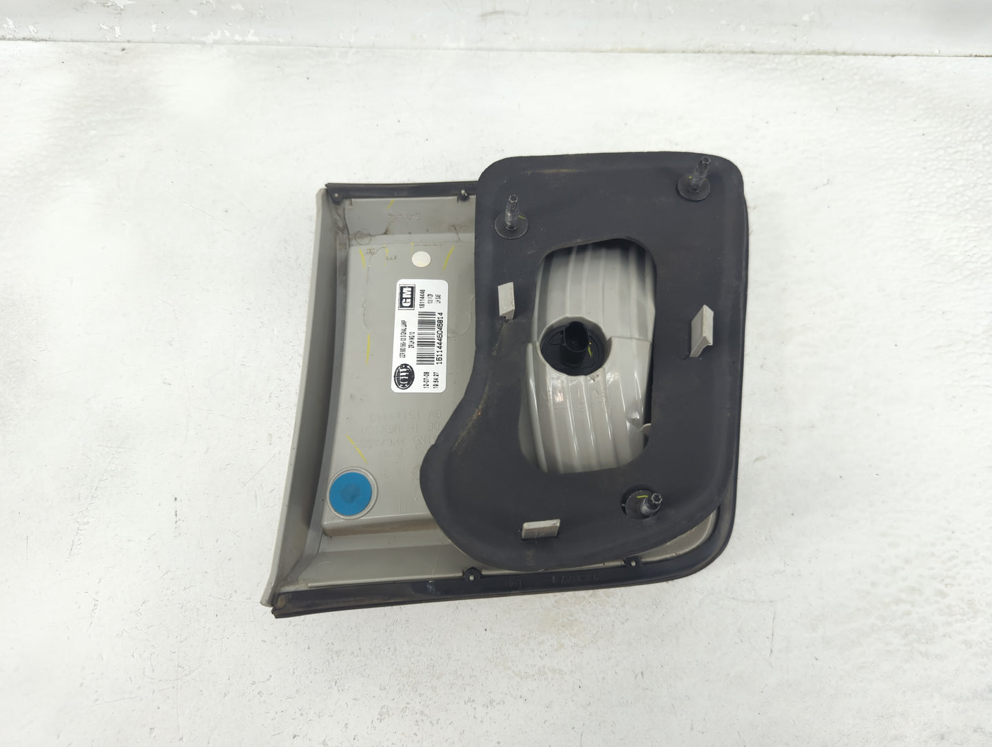 2009 Saturn Outlook Tail Light Assembly Driver Left OEM P/N:15114446 Fits OEM Used Auto Parts - Oemusedautoparts1.com