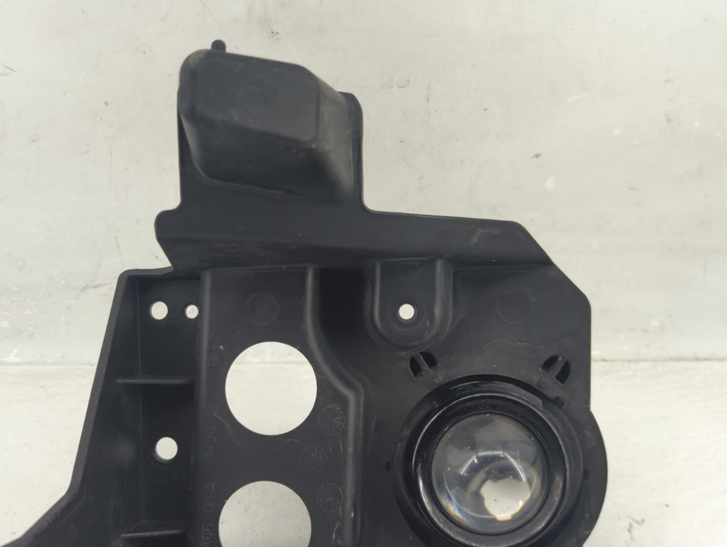 2009 Saturn Outlook Passenger Right Oem Front Light Lamp - Oemusedautoparts1.com
