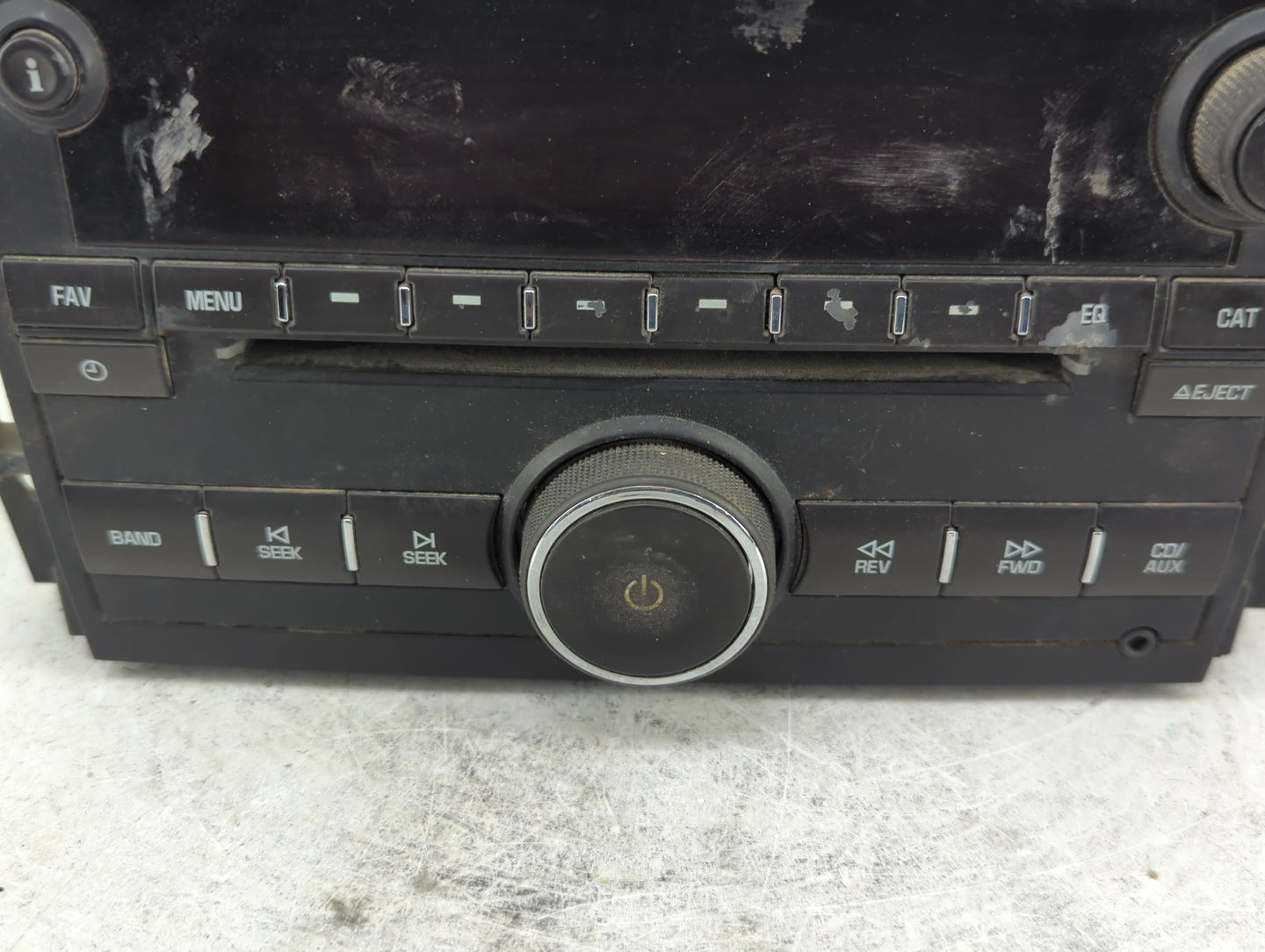 2009 Saturn Outlook Radio AM FM Cd Player Receiver Replacement P/N:25974804 Fits OEM Used Auto Parts - Oemusedautoparts1.com