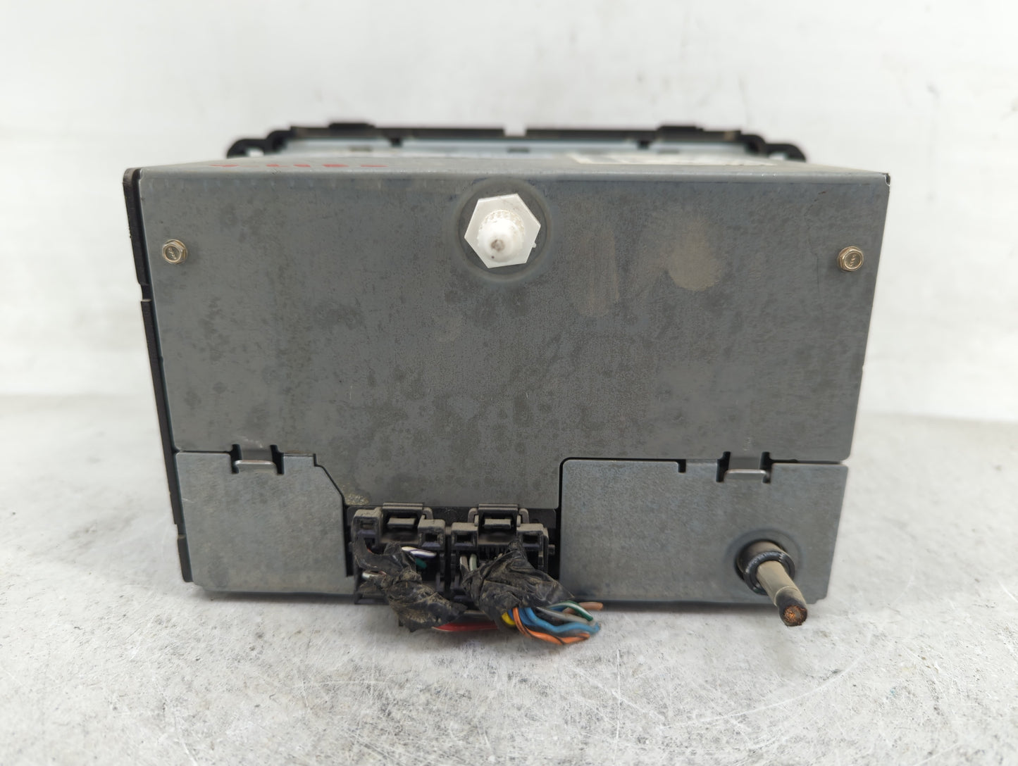 2009 Saturn Outlook Radio AM FM Cd Player Receiver Replacement P/N:25974804 Fits OEM Used Auto Parts - Oemusedautoparts1.com