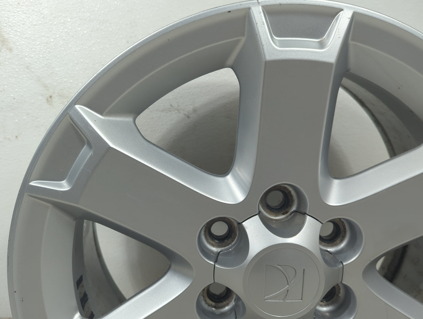 2009 Saturn Outlook Oem Wheel Rim 5000460 - Oemusedautoparts1.com