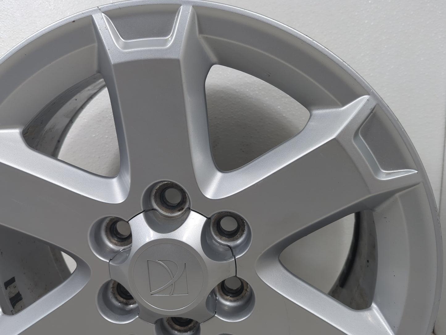 2009 Saturn Outlook Oem Wheel Rim 5000460 - Oemusedautoparts1.com