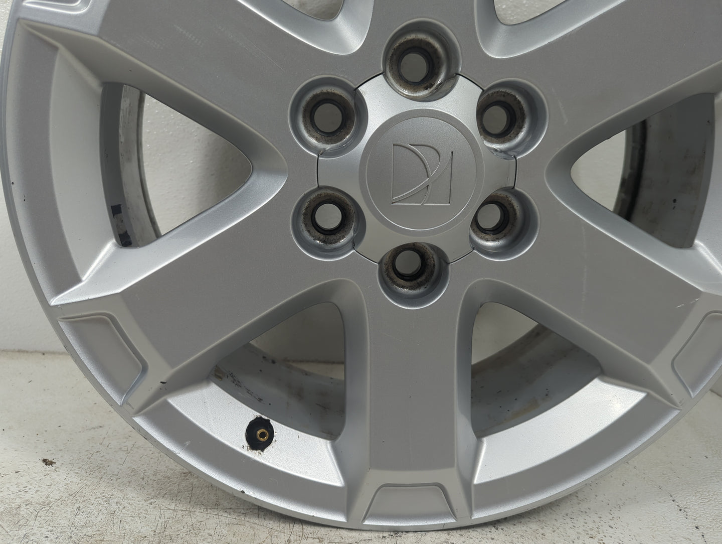 2009 Saturn Outlook Oem Wheel Rim 5000460 - Oemusedautoparts1.com