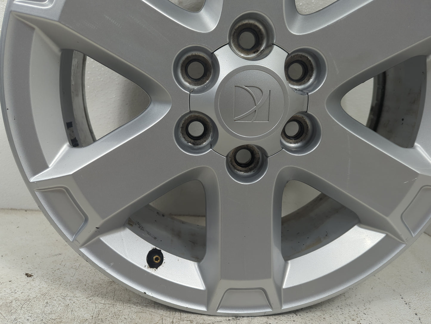 2009 Saturn Outlook Oem Wheel Rim 5000460 - Oemusedautoparts1.com