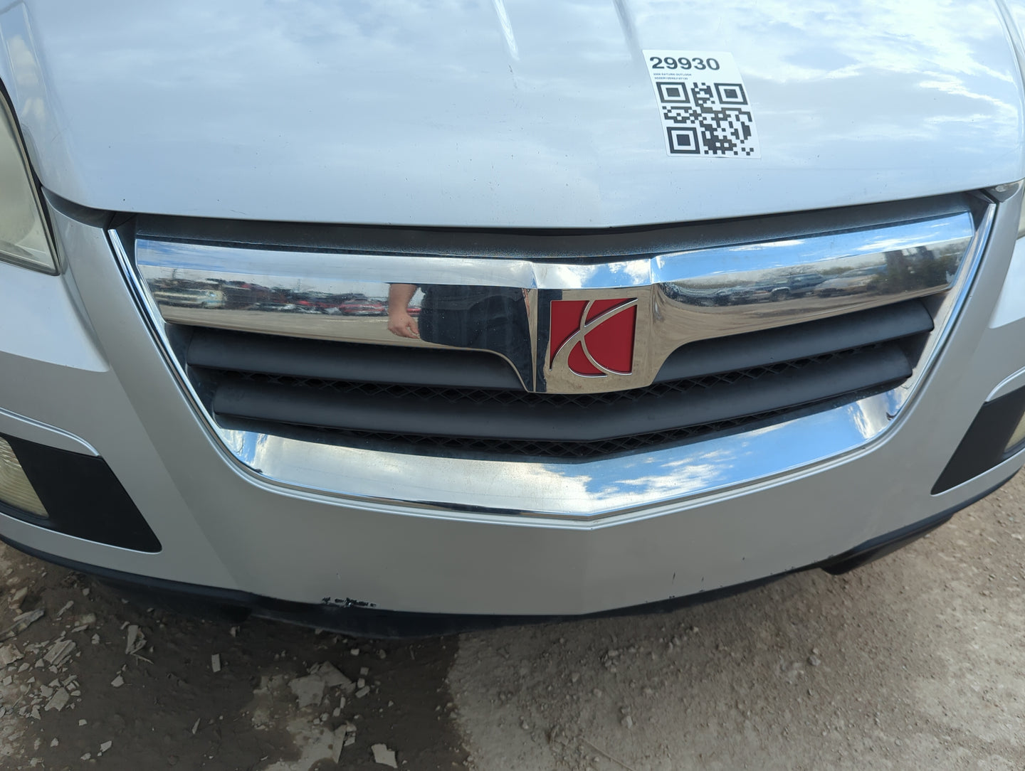 2007-2010 Saturn Outlook Front Grille Bumper Not Included - Oemusedautoparts1.com