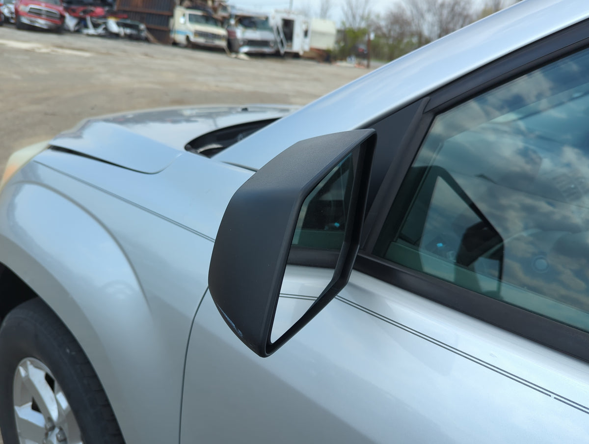 2009 Saturn Outlook Driver Side View Mirror - Left Door Mirror OEM Used - Oemusedautoparts1.com