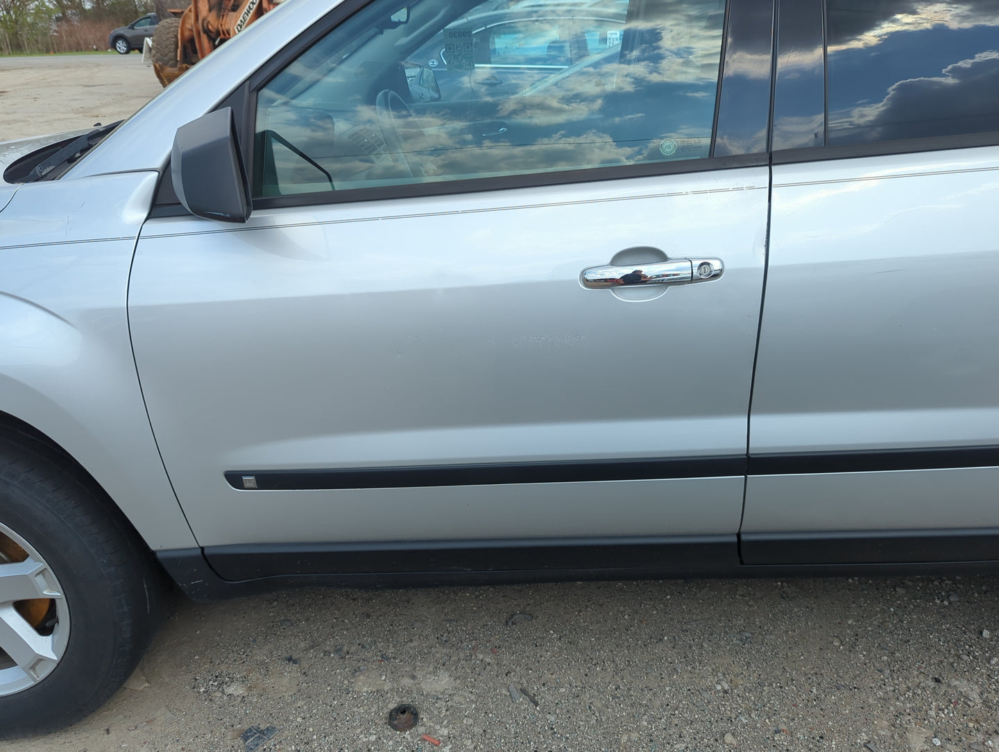 Saturn Outlook Driver Front Door Oem - Oemusedautoparts1.com