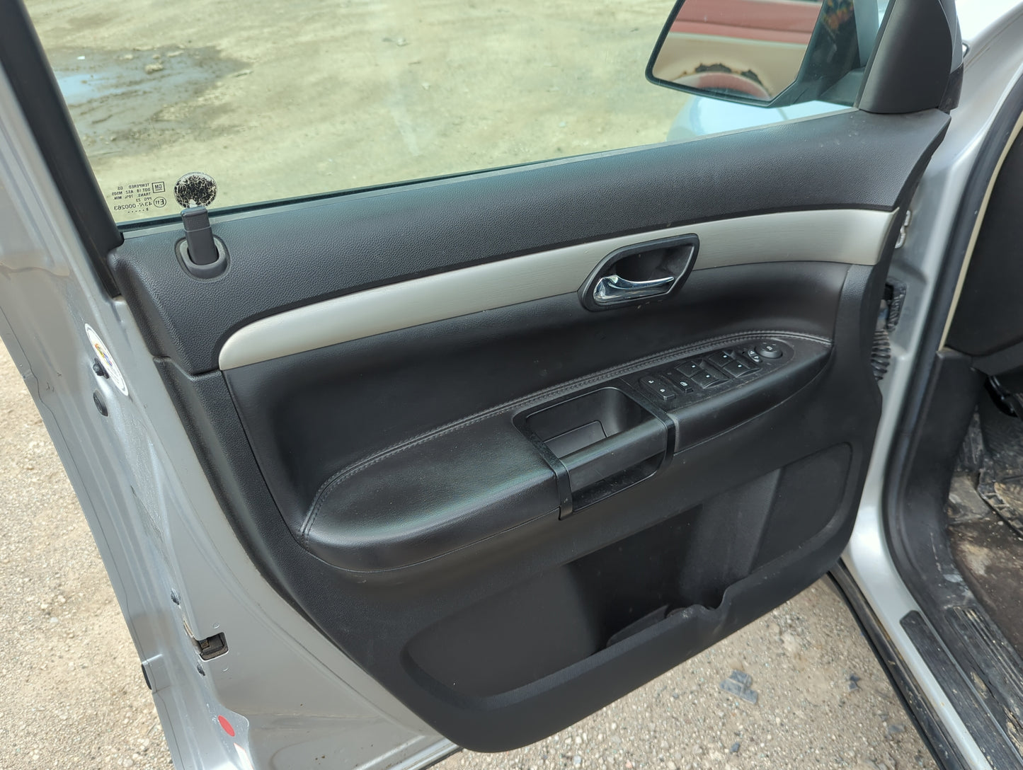 2009 Saturn Outlook Front Left Driver Interior Door Panel Trim - Oemusedautoparts1.com