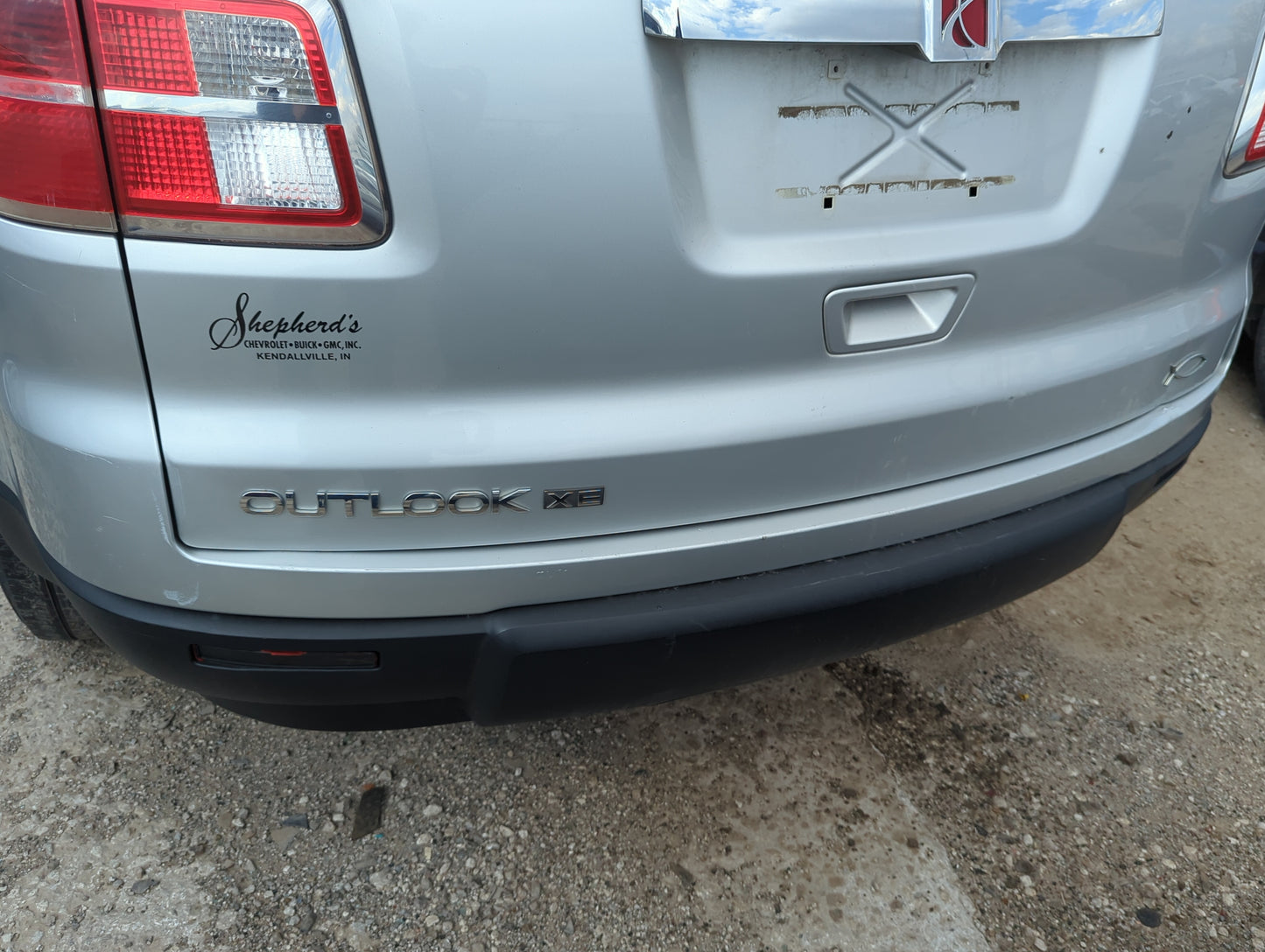2009 Saturn Outlook Rear Bumper Assembly Oem - Oemusedautoparts1.com