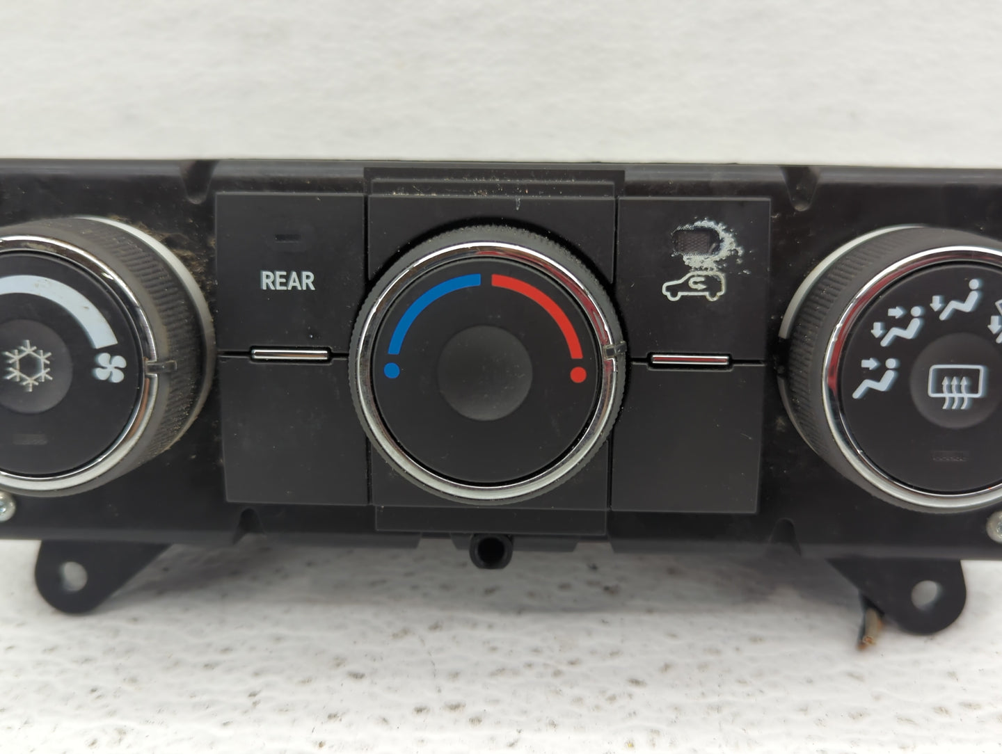 2009 Saturn Outlook Climate Control Module Temperature AC/Heater Replacement P/N:25977430 Fits OEM Used Auto Parts - Oemused