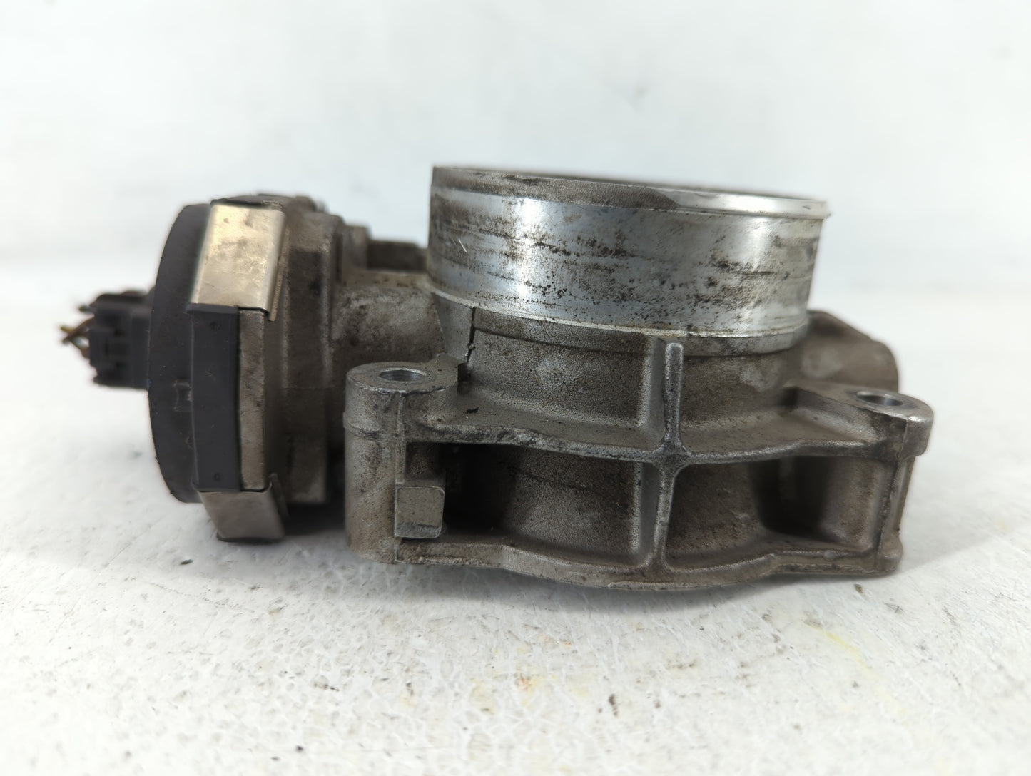 2009 Saturn Outlook Throttle Body P/N:995AA 8519 C Fits Fits 2007 2008 2010 2011 OEM Used Auto Parts - Oemusedautoparts1.com