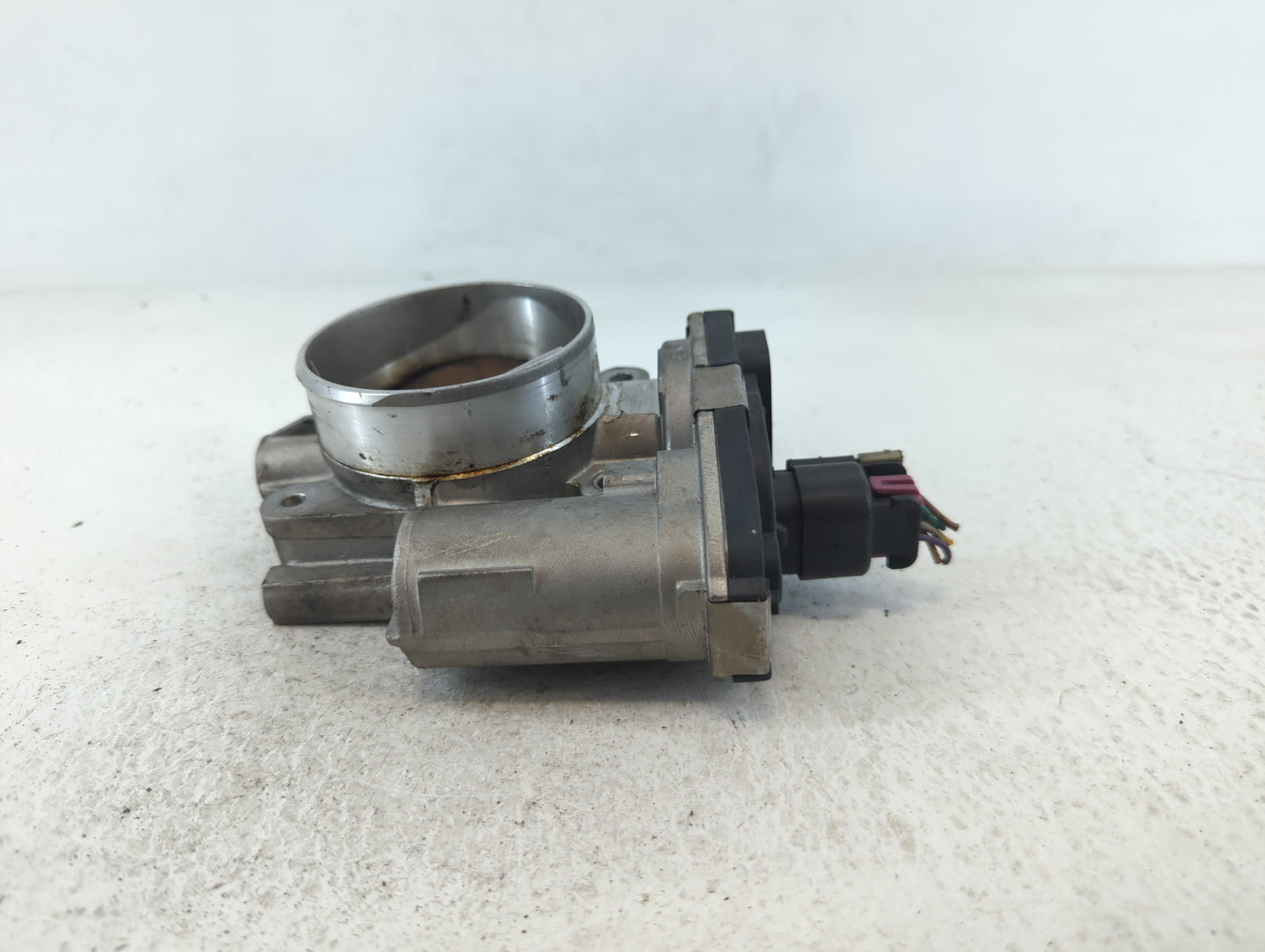 2009 Saturn Outlook Throttle Body Fits Fits 2007 2008 2010 2011 OEM Used Auto Parts - Oemusedautoparts1.com