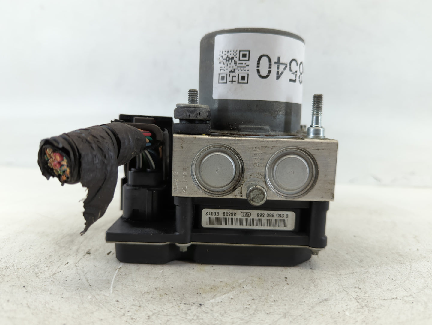 2009 Saturn Outlook ABS Pump Control Module Replacement P/N:25840315 Fits OEM Used Auto Parts - Oemusedautoparts1.com