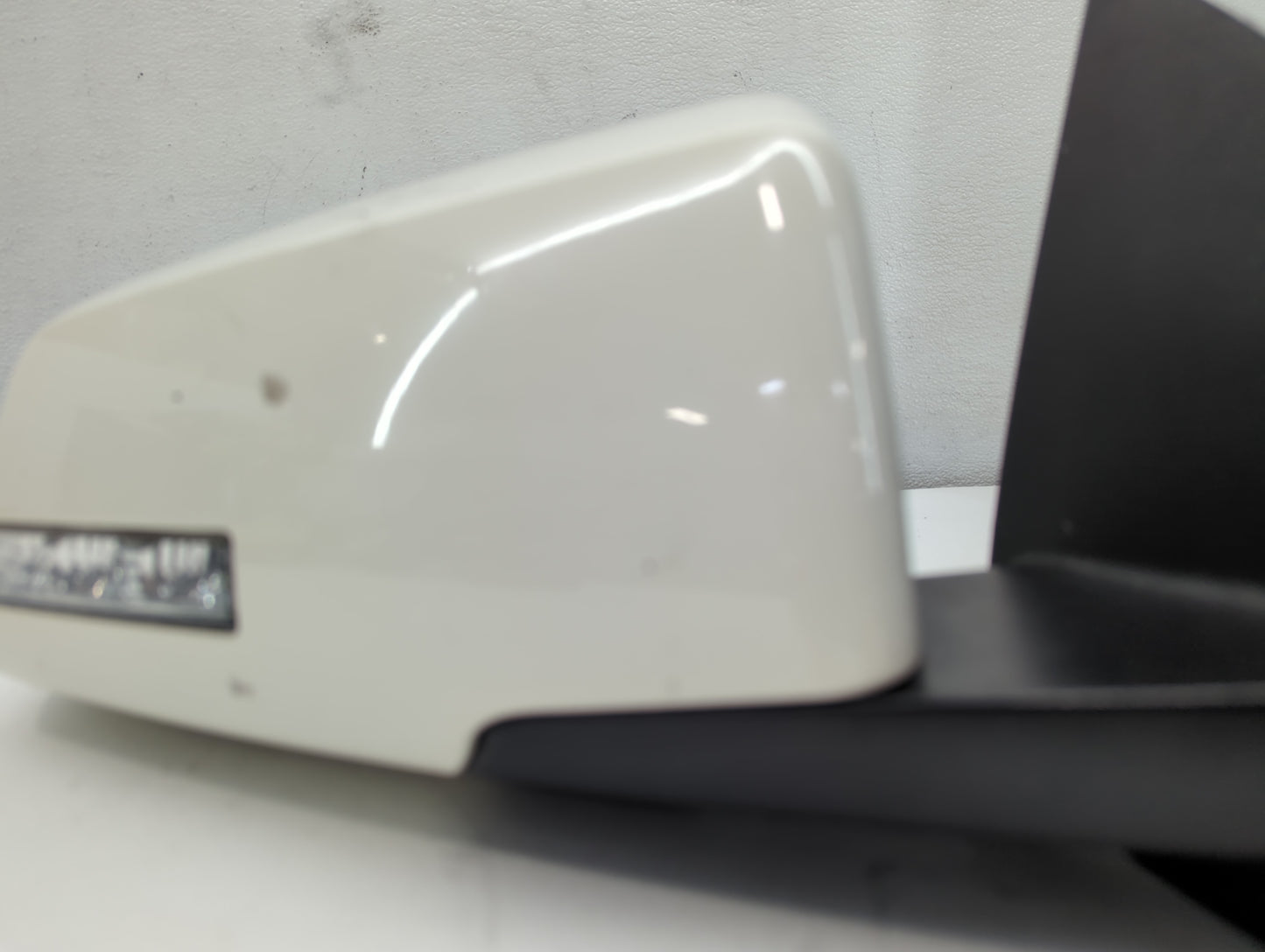 2009 Saturn Outlook Passenger Side View Mirror - Right Door Mirror OEM Used - Oemusedautoparts1.com