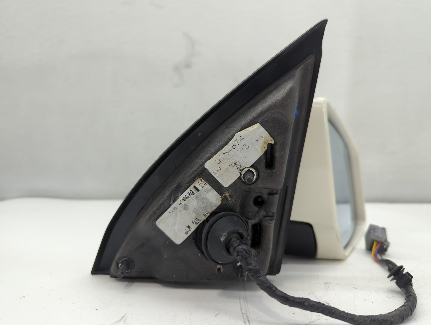 2009 Saturn Outlook Passenger Side View Mirror - Right Door Mirror OEM Used - Oemusedautoparts1.com