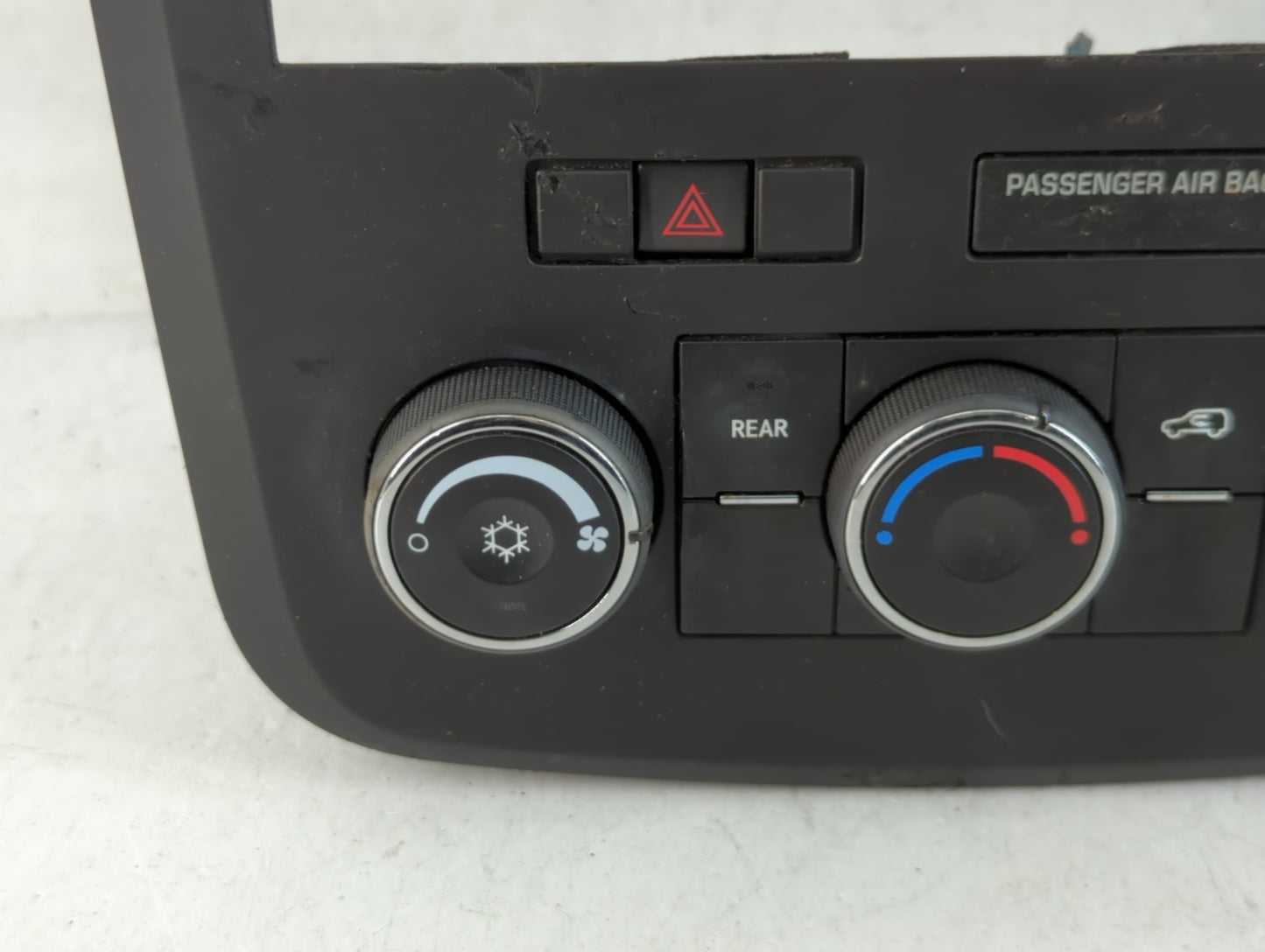 2009 Saturn Outlook Climate Control Module Temperature AC/Heater Replacement P/N:25977430 Fits OEM Used Auto Parts - Oemused