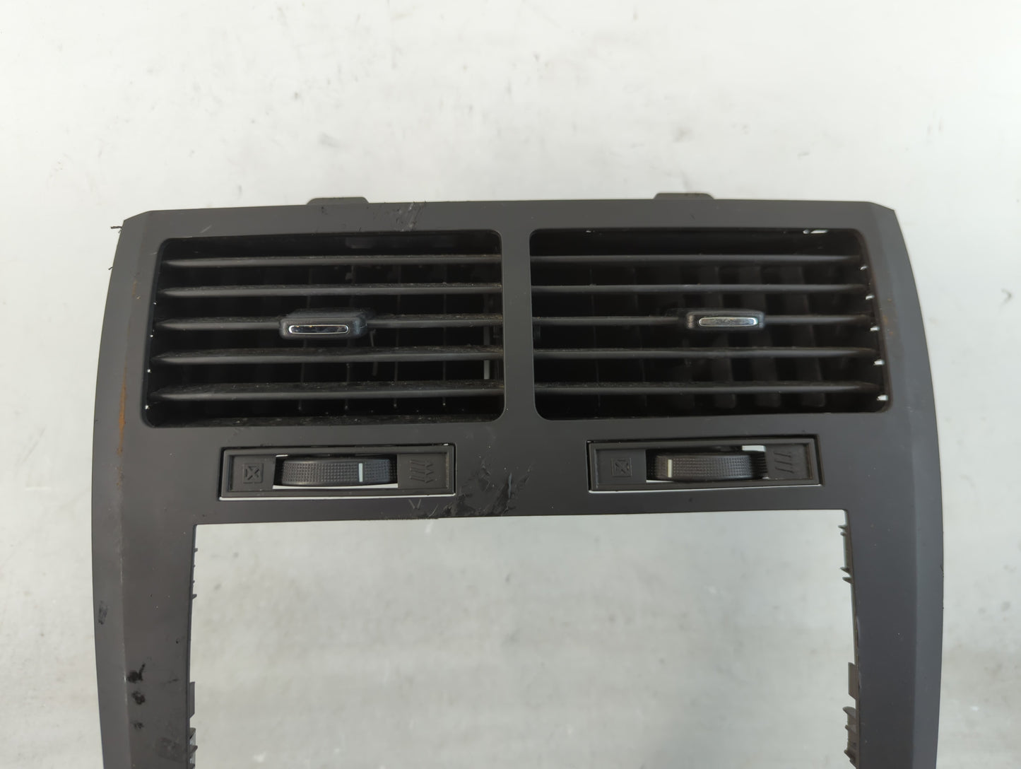 2009 Saturn Outlook Climate Control Module Temperature AC/Heater Replacement P/N:25977430 Fits OEM Used Auto Parts - Oemused