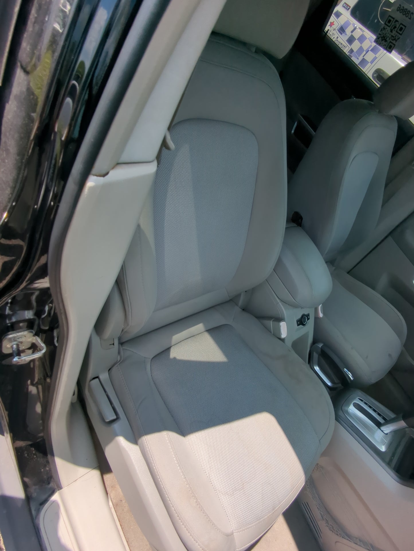 2008-2010 Saturn Vue Passenger Front Seat Oem Greige - Oemusedautoparts1.com
