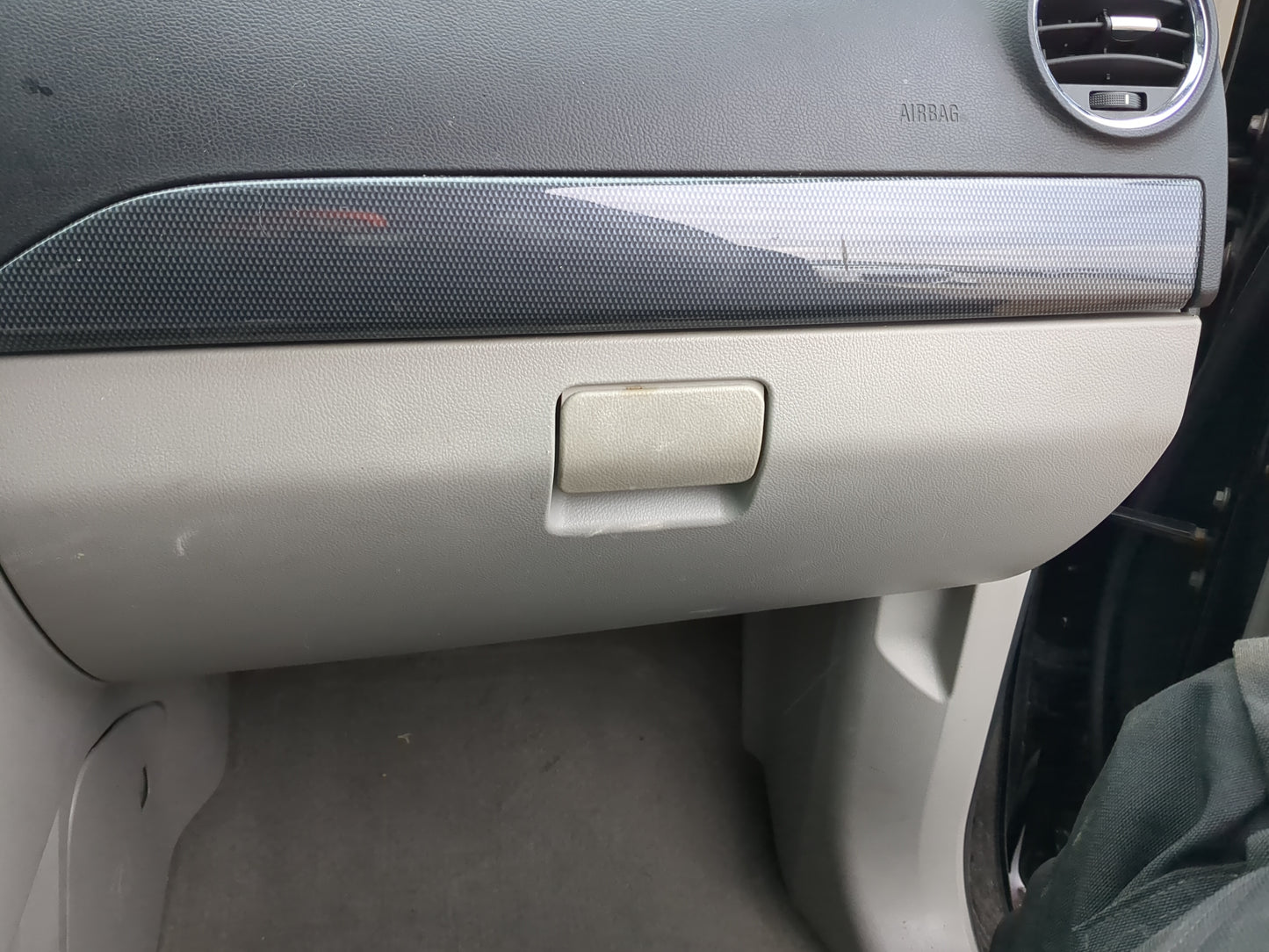 2009 Saturn Vue Passenger Glove Box Door Storage Compartment - Oemusedautoparts1.com