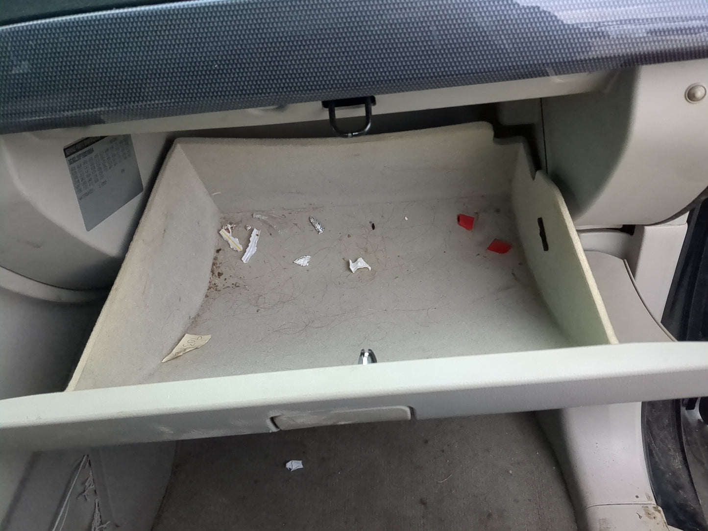 2009 Saturn Vue Passenger Glove Box Door Storage Compartment - Oemusedautoparts1.com