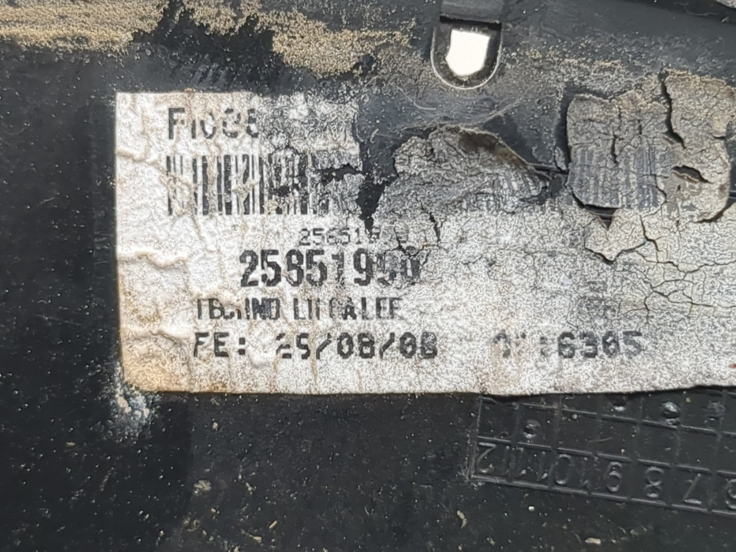 2008-2010 Saturn Vue Side Mirror Replacement Driver Left View Door Mirror P/N:25851990 Fits OEM Used Auto Parts - Oemusedaut