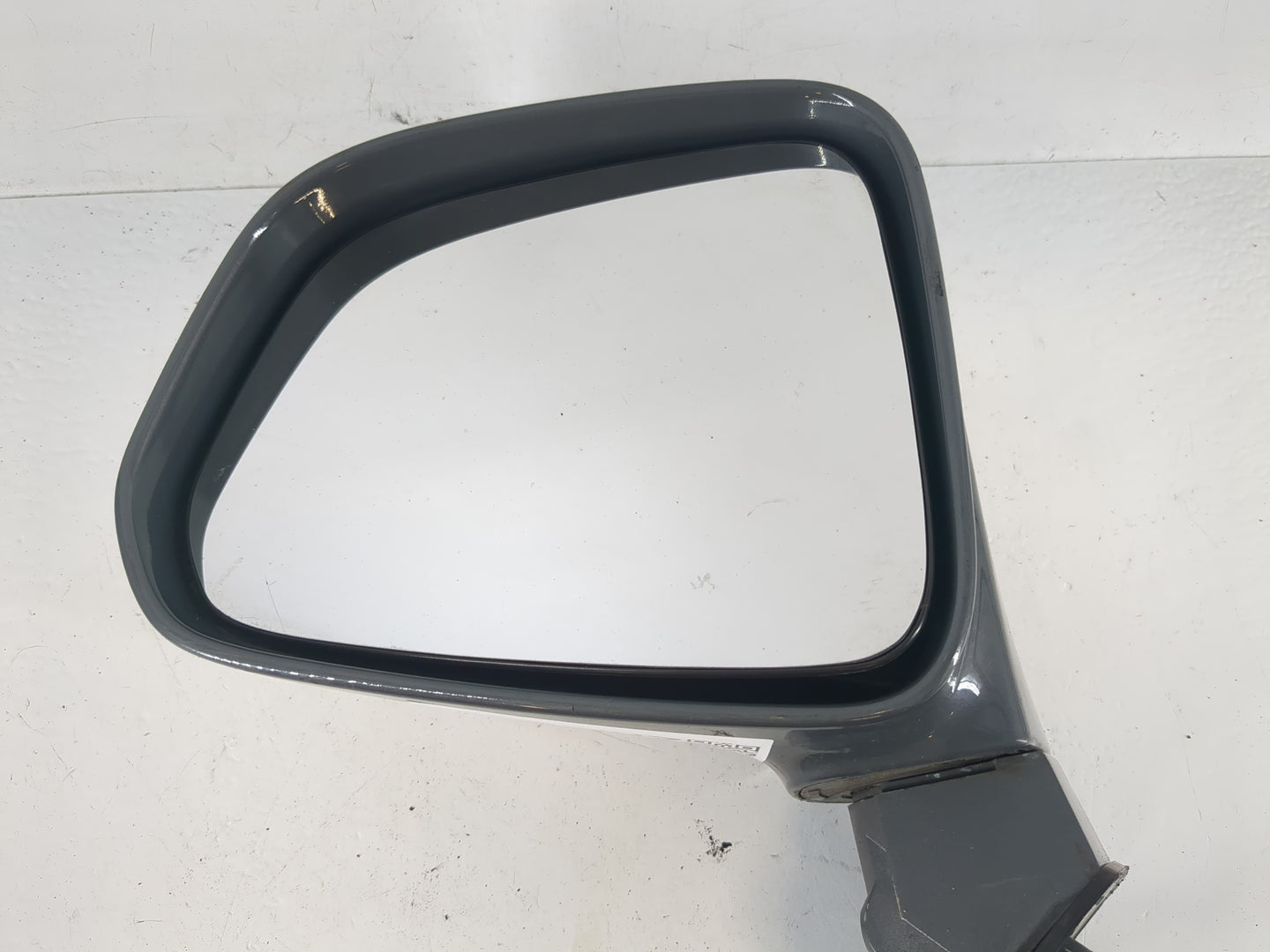 2008-2010 Saturn Vue Side Mirror Replacement Driver Left View Door Mirror P/N:25851990 Fits OEM Used Auto Parts - Oemusedaut