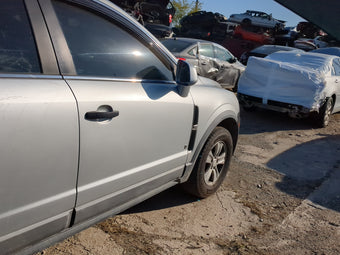 compare product 2008-2010 Saturn Vue Passenger Front Door Oem 1181971