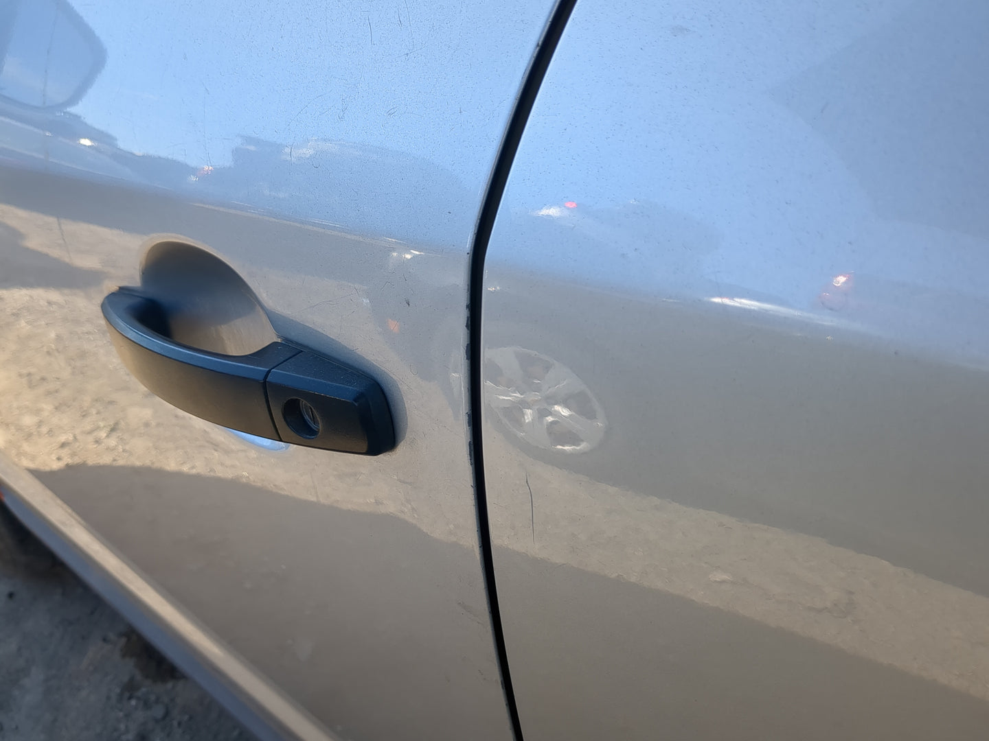 2008-2010 Saturn Vue Driver Front Door Oem 1182116 - Oemusedautoparts1.com