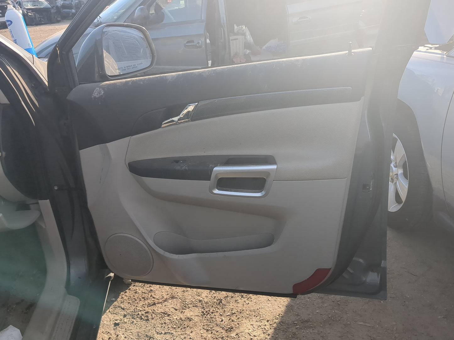 2009 Saturn Vue Front Right Passenger Interior Door Panel Trim - Oemusedautoparts1.com