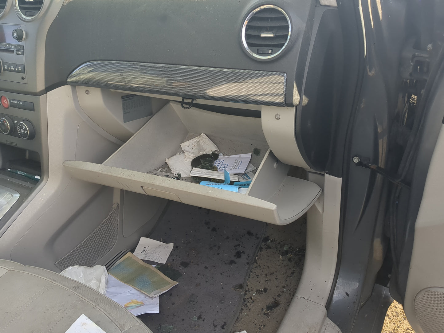 2009 Saturn Vue Passenger Glove Box Door Storage Compartment - Oemusedautoparts1.com