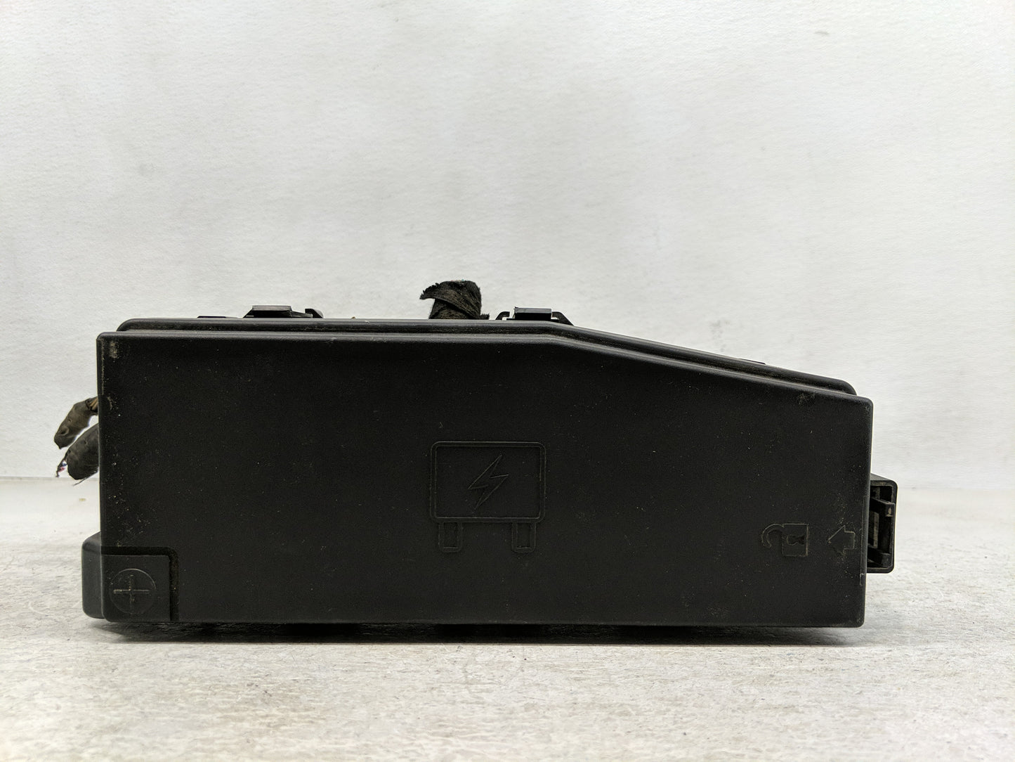 2008-2009 Saturn Vue Fusebox Fuse Box Panel Relay Module Fits Fits 2008 2009 OEM Used Auto Parts - Oemusedautoparts1.com