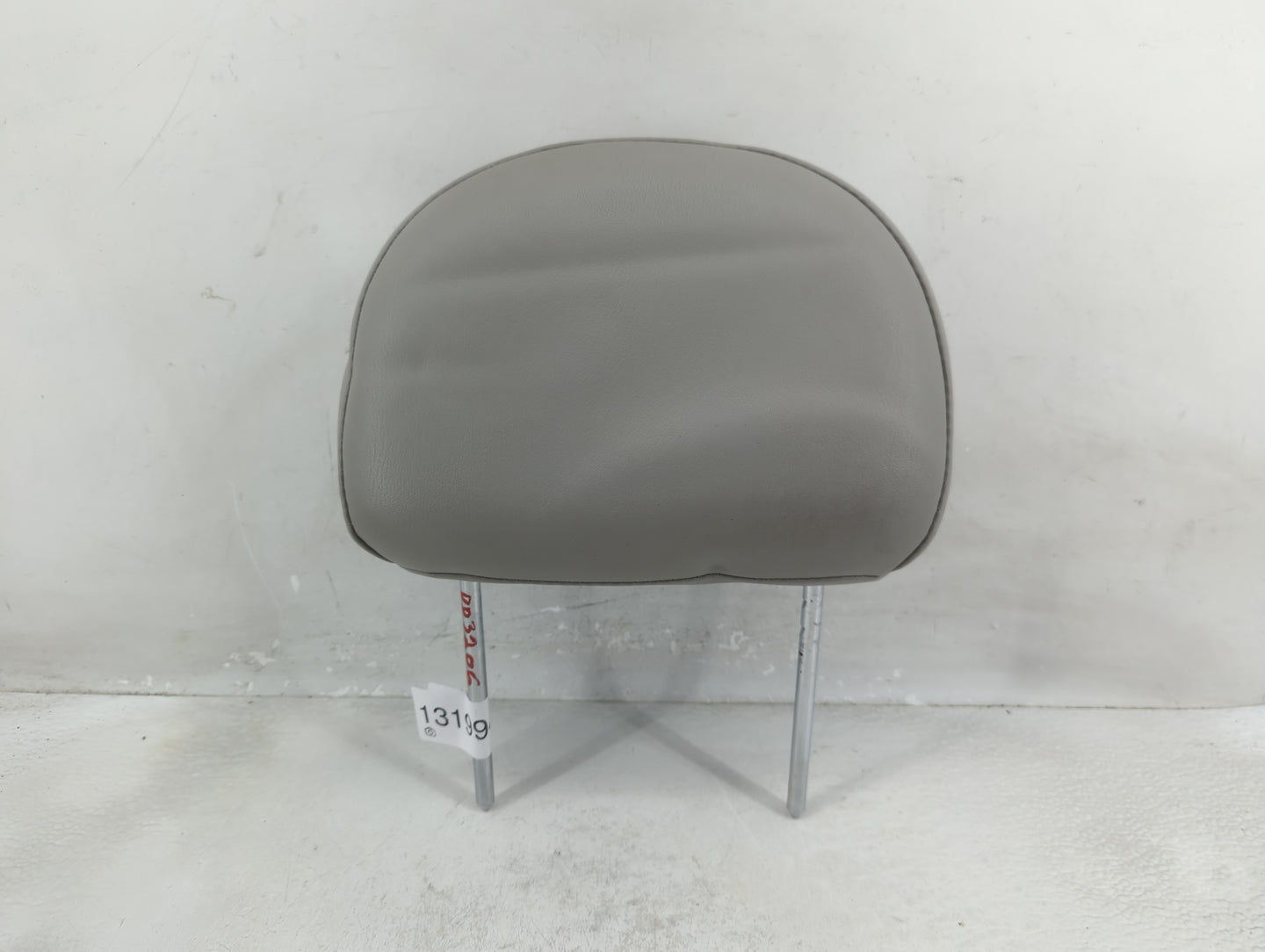 2008-2010 Saturn Vue Headrest Head Rest Front Driver Passenger Seat Fits Fits 2008 2009 2010 OEM Used Auto Parts - Oemusedau