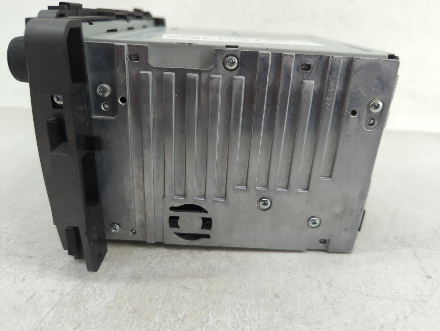 2009 Saturn Vue Radio AM FM Cd Player Receiver Replacement P/N:25994574 Fits OEM Used Auto Parts - Oemusedautoparts1.com
