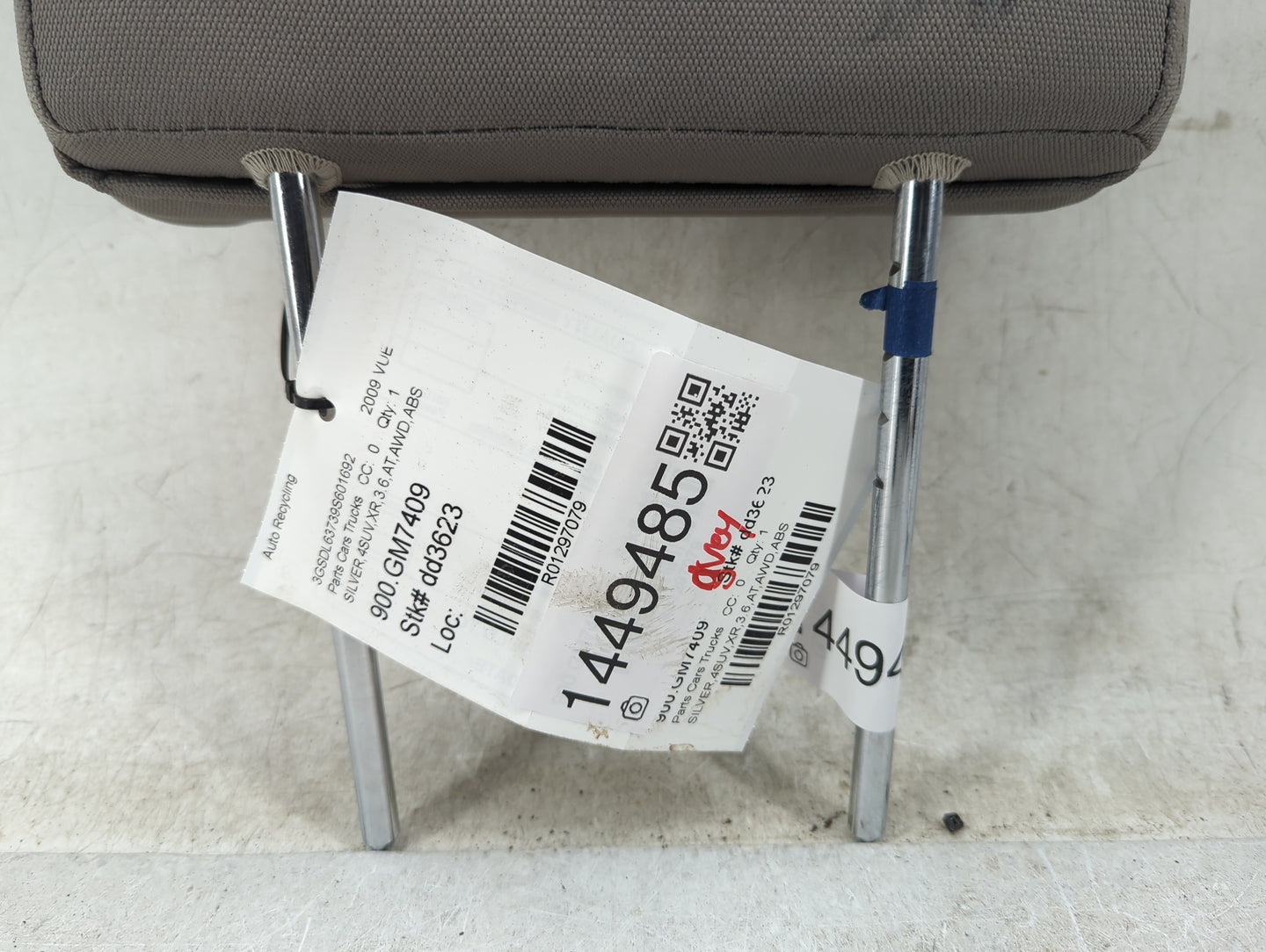 2008-2010 Saturn Vue Headrest Head Rest Front Driver Seat Grey - Oemusedautoparts1.com