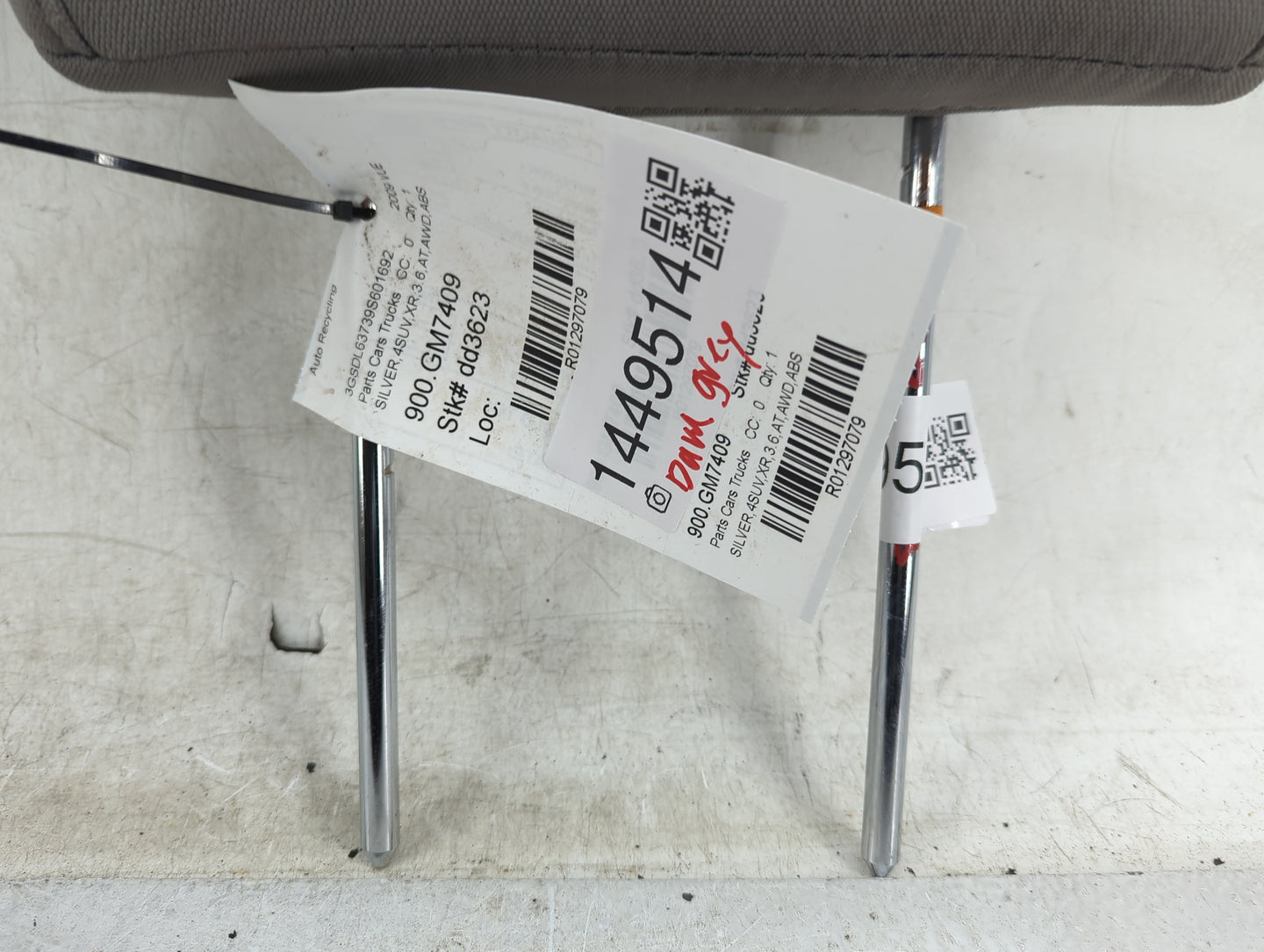 2008-2010 Saturn Vue Headrest Head Rest Front Driver Seat Grey - Oemusedautoparts1.com