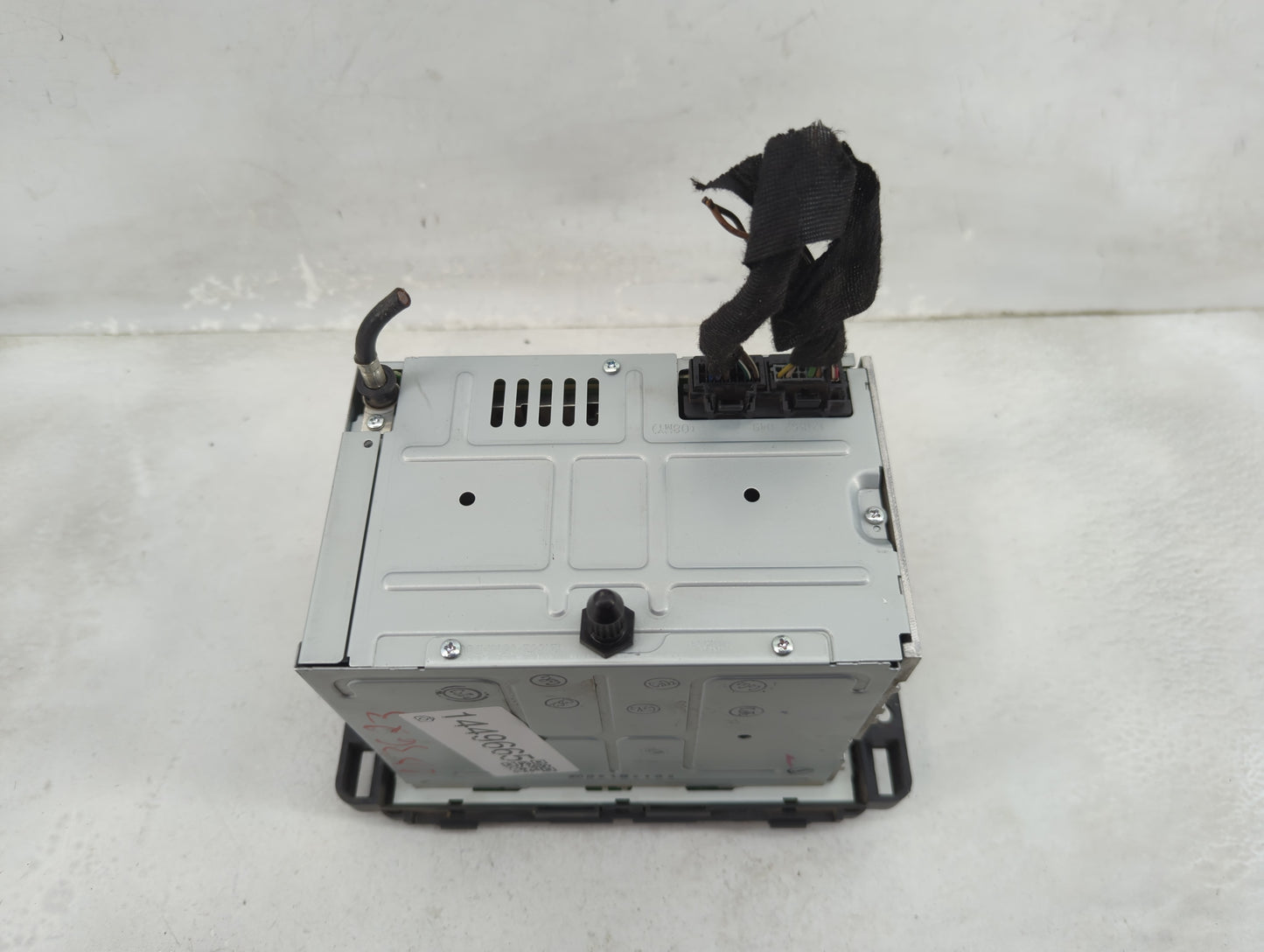 2009 Saturn Vue Radio AM FM Cd Player Receiver Replacement P/N:20790696 Fits OEM Used Auto Parts - Oemusedautoparts1.com