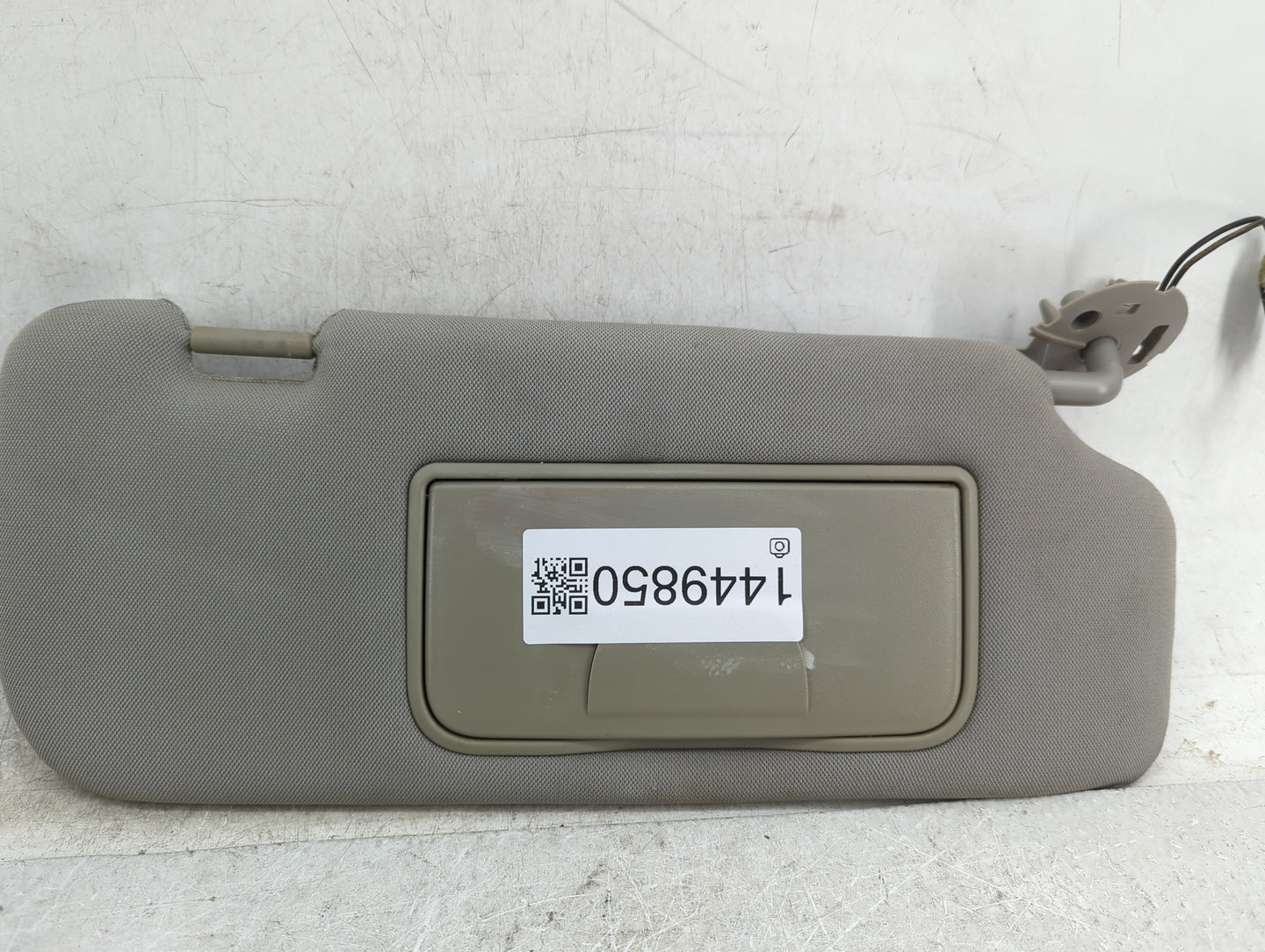 2008-2010 Saturn Vue Sun Visor Shade Replacement Passenger Right Mirror Fits Fits 2008 2009 2010 OEM Used Auto Parts - Oemus