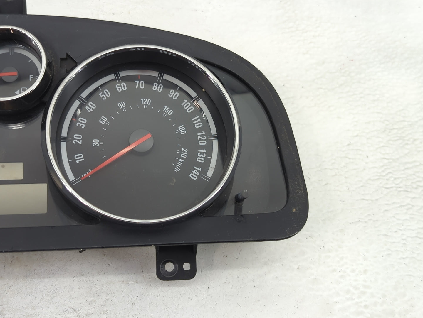 2009 Saturn Vue Instrument Cluster Speedometer Gauges P/N:96850944 Fits OEM Used Auto Parts - Oemusedautoparts1.com