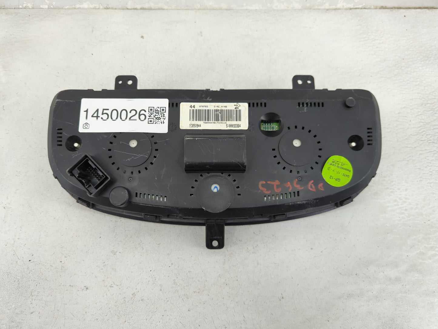 2009 Saturn Vue Instrument Cluster Speedometer Gauges P/N:96850944 Fits OEM Used Auto Parts - Oemusedautoparts1.com