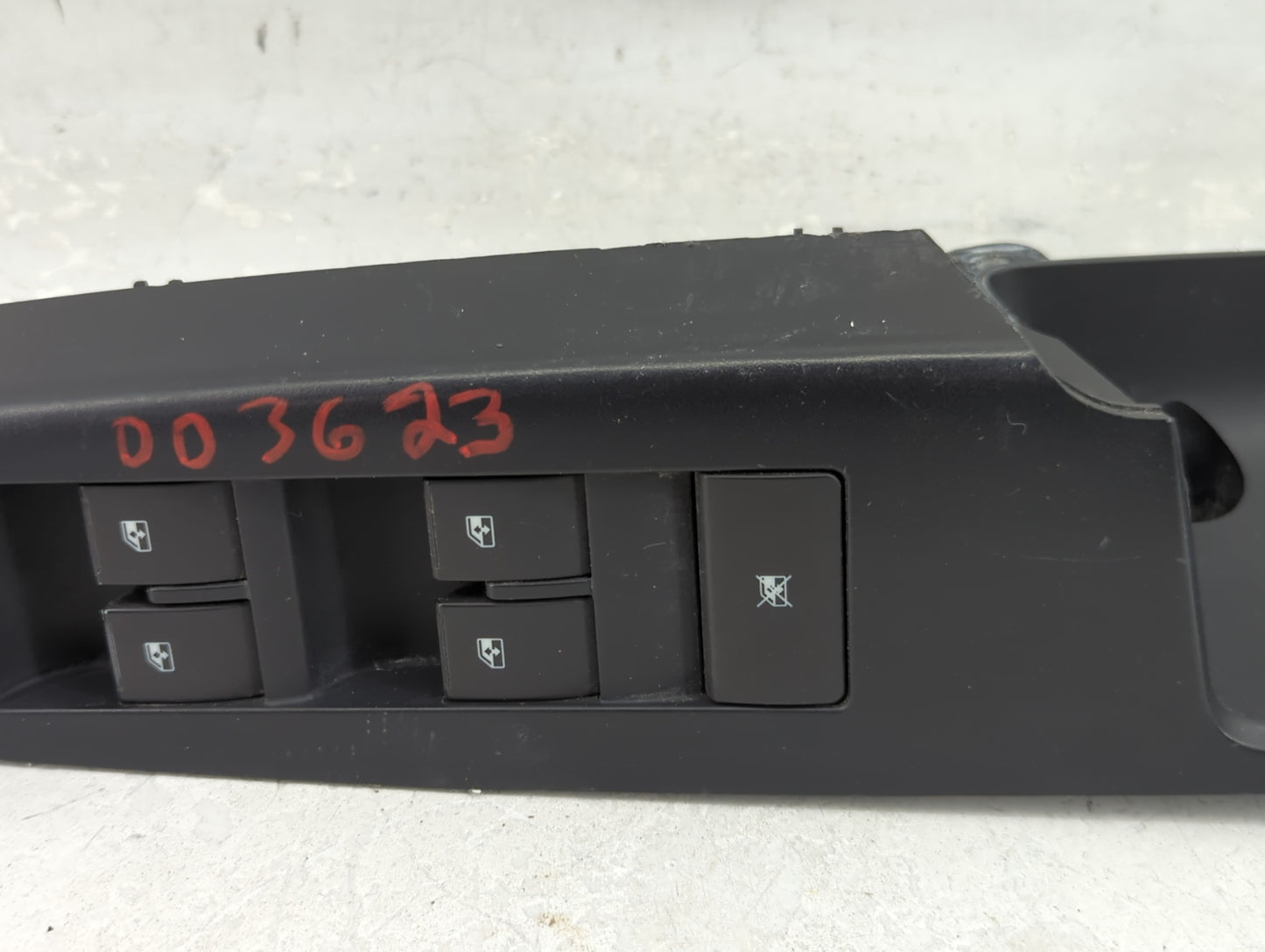 2008-2010 Saturn Vue Master Power Window Switch Replacement Driver Side Left Fits Fits 2008 2009 2010 OEM Used Auto Parts - 