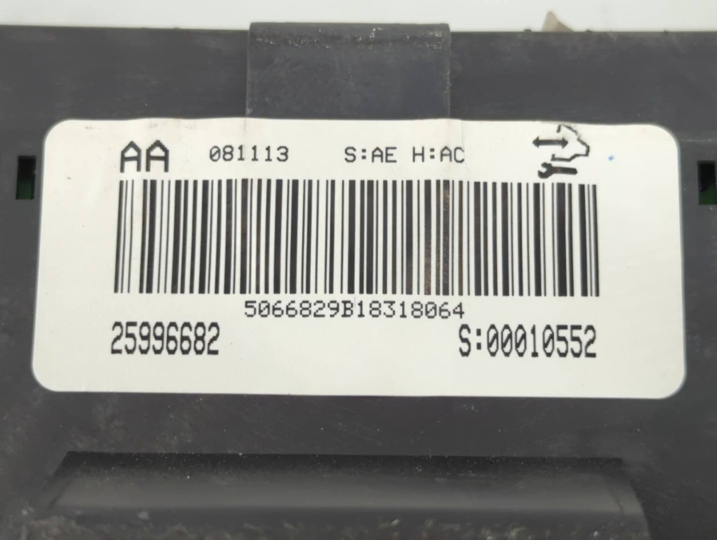 2009 Saturn Vue Instrument Cluster Speedometer Gauges P/N:25996682 Fits OEM Used Auto Parts - Oemusedautoparts1.com