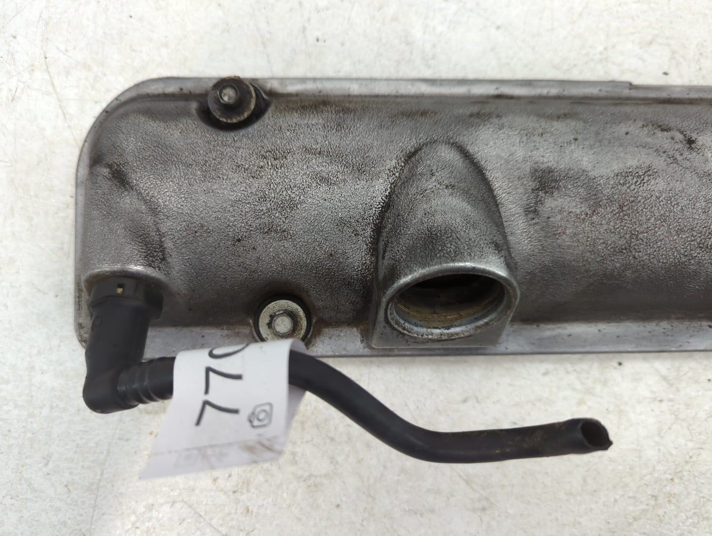 2009 Saturn Vue Driver Left Cylinder Head Valve Cover P/N:12591709 Fits OEM Used Auto Parts - Oemusedautoparts1.com